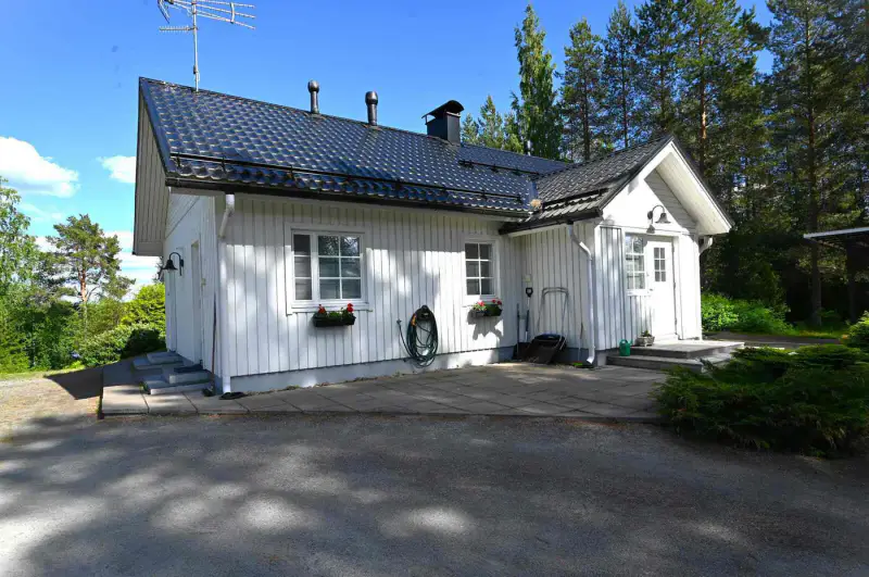 Maison de rive de 1984 rénovée et agrandie en 2011 (73,5 m²) + sauna, 75 m de rive privée et 8 500 m² sur l’Onkivesi — Väisälänmäki / Lapinlahti — 5