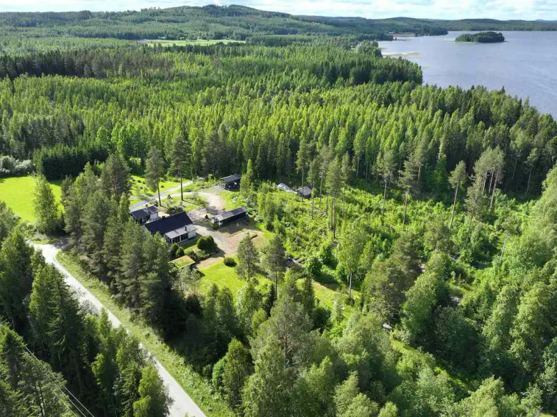 Maison de rive de 1984 rénovée et agrandie en 2011 (73,5 m²) + sauna, 75 m de rive privée et 8 500 m² sur l’Onkivesi — Väisälänmäki / Lapinlahti — 3