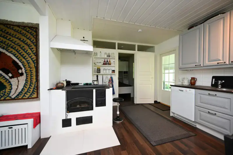 Maison de rive de 1984 rénovée et agrandie en 2011 (73,5 m²) + sauna, 75 m de rive privée et 8 500 m² sur l’Onkivesi — Väisälänmäki / Lapinlahti — 10