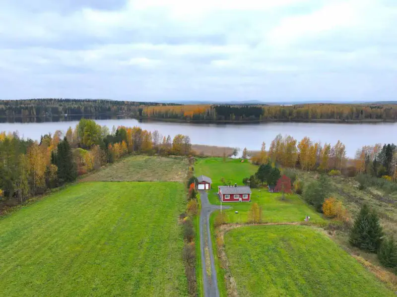 Maison ~72 m² (1976, rénovée 2013–16) + sauna, 5,9 ha et 275 m de rive sur l’Onkivesi — Karvasalmi / Lapinlahti — 15