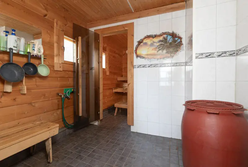 Mökki lamellihirsi ~55 m² (2010) + sauna, 5 660 m², Pukalus — Ylämaa / Lappeenranta — 13
