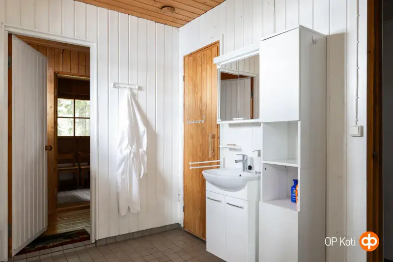 Mökki ~72 m² (années 80) + sauna, 4 950 m², Lankajärvi — Kuusa / Laukaa — 18