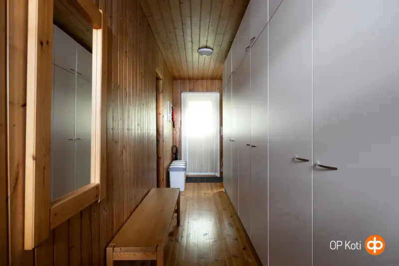 Mökki ~72 m² (années 80) + sauna, 4 950 m², Lankajärvi — Kuusa / Laukaa — 17