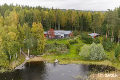 Maison ~166 m² (2010) + sauna, 1,81 ha (~150 m rive), Asemalampi — Kuusa / Laukaa — 1