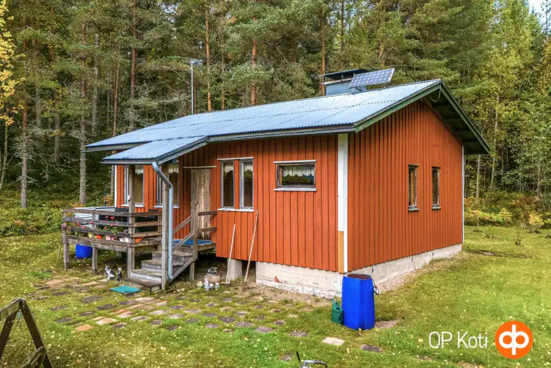 Mökki ~40 m² (1981) + aitta, 12 860 m², Saimaa — Kuukanniemi / Lemi — 16
