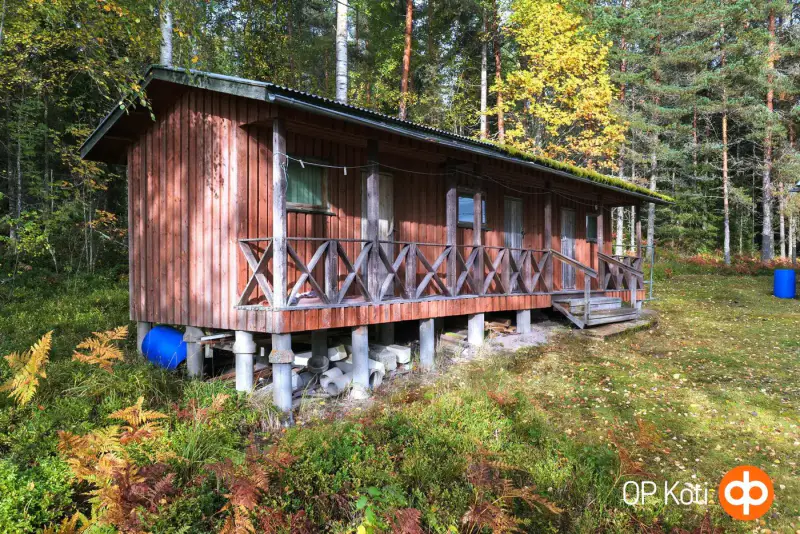 Mökki ~40 m² (1981) + aitta, 12 860 m², Saimaa — Kuukanniemi / Lemi — 13