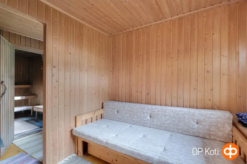 Mökki ~40 m² (1981) + aitta, 12 860 m², Saimaa — Kuukanniemi / Lemi — 8