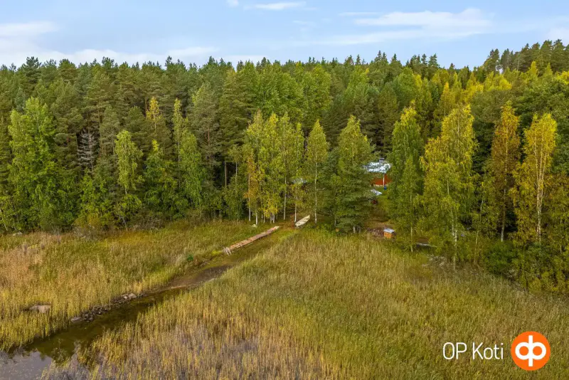 Mökki ~40 m² (1981) + aitta, 12 860 m², Saimaa — Kuukanniemi / Lemi — 15