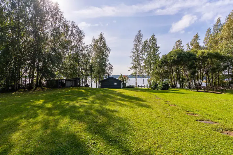 Grande maison rondins ~192 m² (1992) + rantasauna, rive Pyhäjärvi, 3 800 m² — Niemenpää / Lempäälä — 12