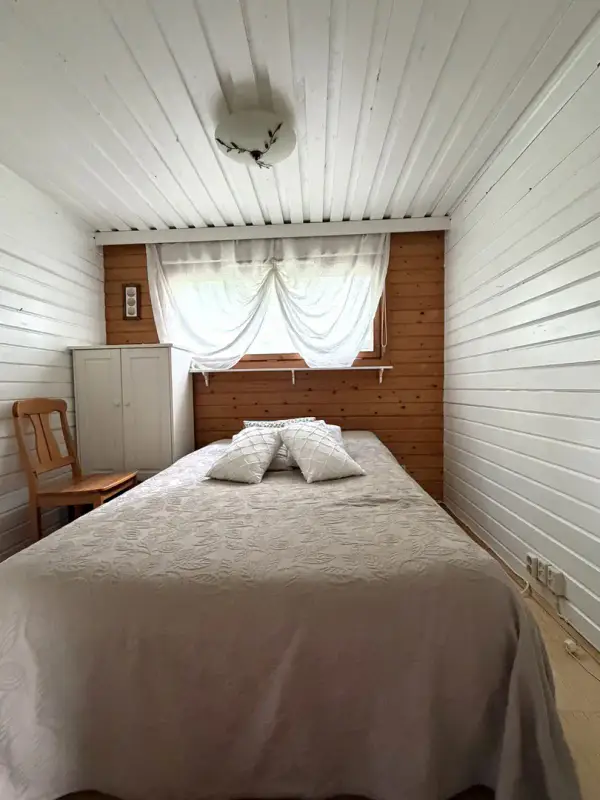 Mökki ~33 m² + rantasauna 2010, rive sud Häyryjärvi, 3 650 m² — Sorsakoski — 8