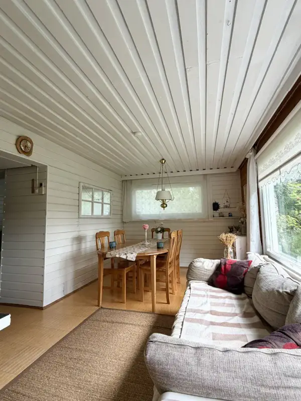 Mökki ~33 m² + rantasauna 2010, rive sud Häyryjärvi, 3 650 m² — Sorsakoski — 7