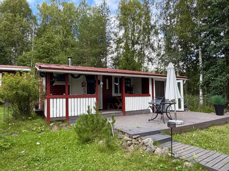 Mökki ~33 m² + rantasauna 2010, rive sud Häyryjärvi, 3 650 m² — Sorsakoski — 10
