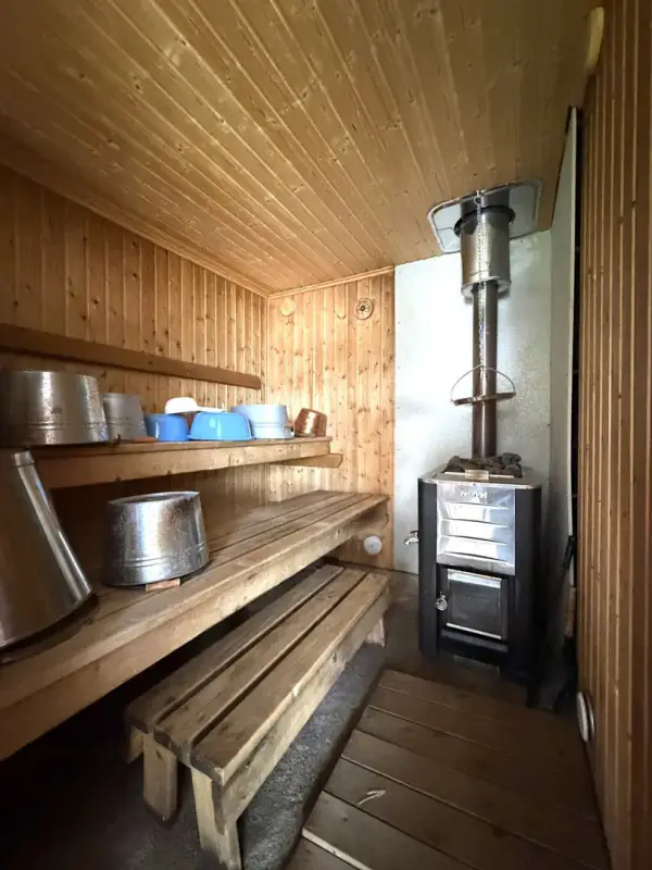 Mökki ~33 m² + rantasauna 2010, rive sud Häyryjärvi, 3 650 m² — Sorsakoski — 11