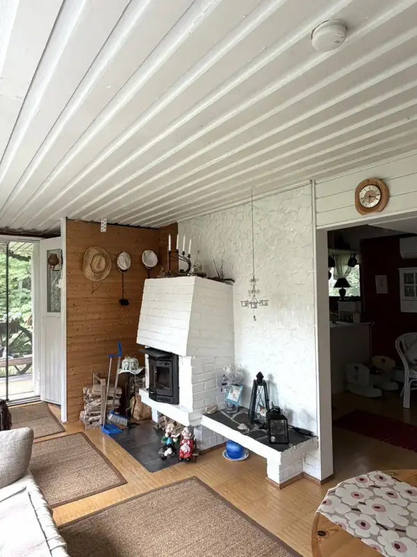 Mökki ~33 m² + rantasauna 2010, rive sud Häyryjärvi, 3 650 m² — Sorsakoski — 2