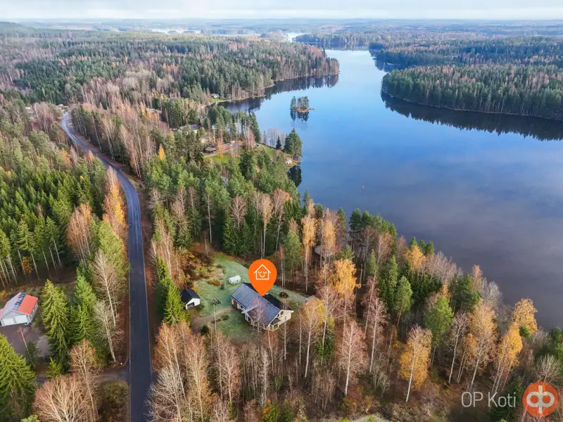 Maison 1991 de 205 m² à la géothermie, 8 668 m² avec rive privée sur l’Unnukka — Leppävirta — 1