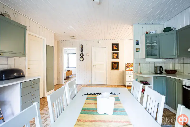 Maison 1991 de 205 m² à la géothermie, 8 668 m² avec rive privée sur l’Unnukka — Leppävirta — 18