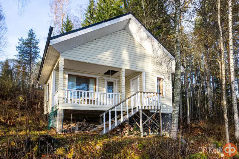 Maison 1991 de 205 m² à la géothermie, 8 668 m² avec rive privée sur l’Unnukka — Leppävirta — 11