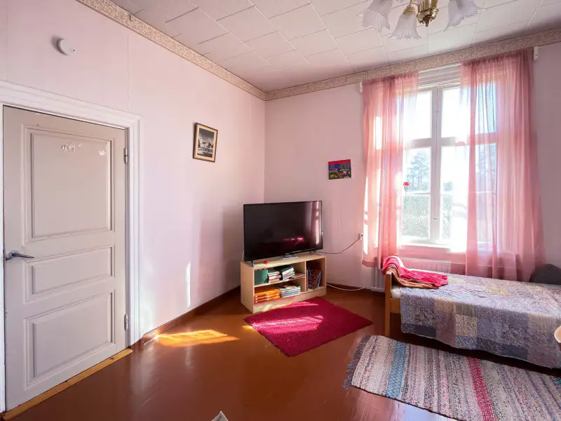 Ferme ancienne (XIXe siècle, 250 m²) sur 13,7 ha avec ~600 m de rive privée sur l’Osmajärvi — Sorsakoski, Leppävirta — 12