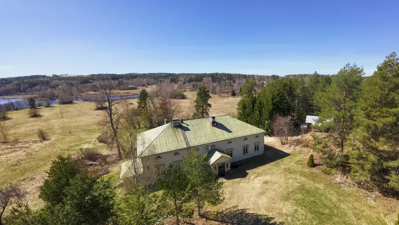 Ferme ancienne (XIXe siècle, 250 m²) sur 13,7 ha avec ~600 m de rive privée sur l’Osmajärvi — Sorsakoski, Leppävirta — 3