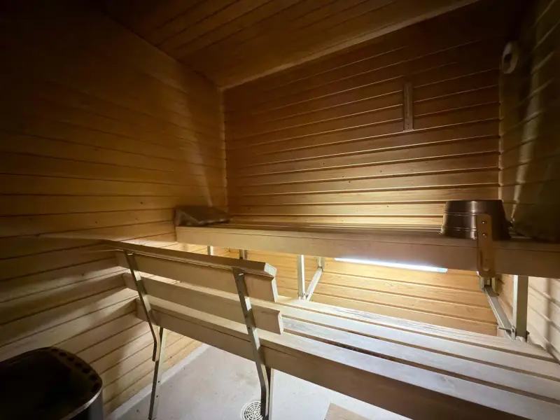 Ferme ancienne (XIXe siècle, 250 m²) sur 13,7 ha avec ~600 m de rive privée sur l’Osmajärvi — Sorsakoski, Leppävirta — 16