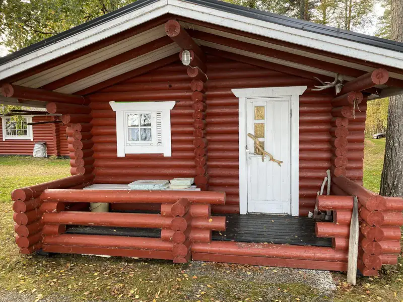 Mökki ~38 m² + lot constructible voisin, rive Lestijärvi, 4 704 m² — Niemi — 12