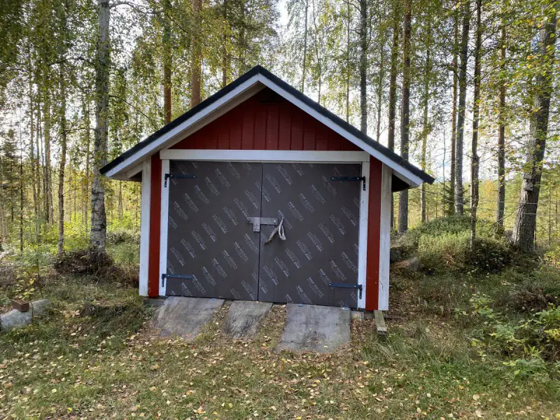 Mökki ~38 m² + lot constructible voisin, rive Lestijärvi, 4 704 m² — Niemi — 16