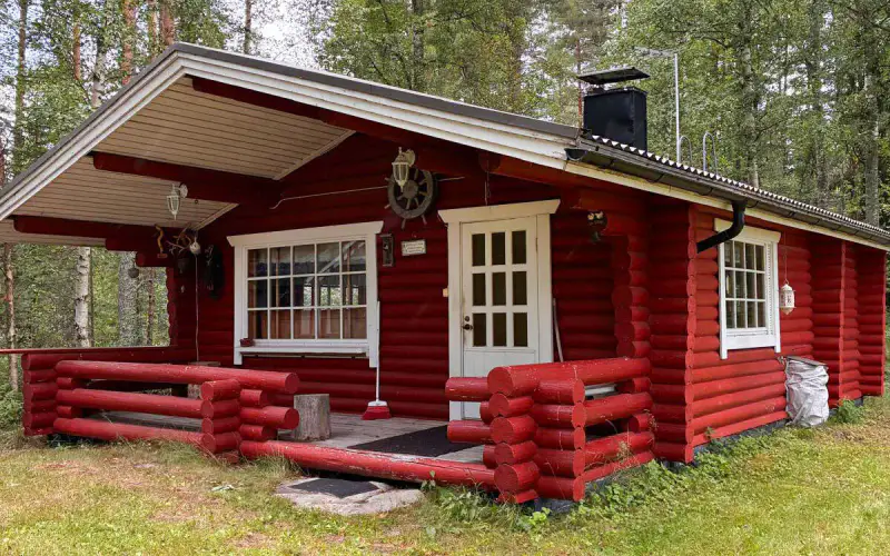 Mökki ~38 m² + lot constructible voisin, rive Lestijärvi, 4 704 m² — Niemi — 4