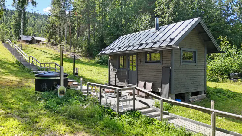 Maison de loisirs 135 m² (2018) + ancien mökki en rondins de 1909 rénové, 1,8 ha et ~100 m de rive sur l’étang Kolinlampi — Koli / Lieksa — 15