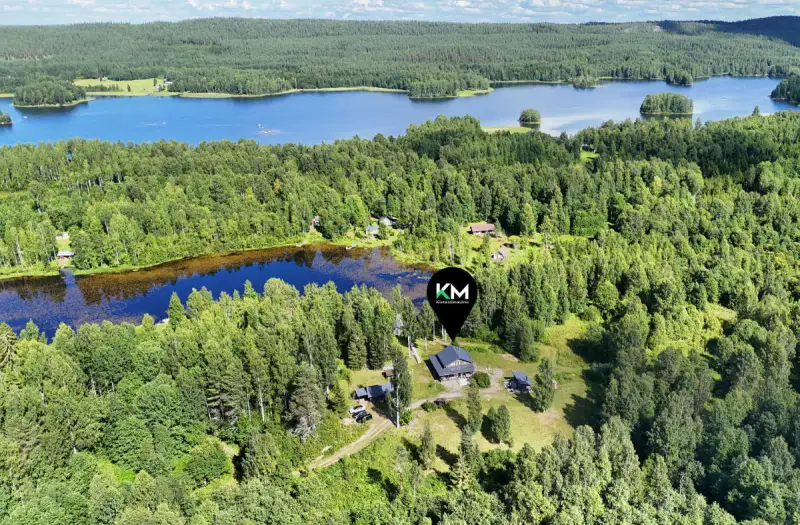 Maison de loisirs 135 m² (2018) + ancien mökki en rondins de 1909 rénové, 1,8 ha et ~100 m de rive sur l’étang Kolinlampi — Koli / Lieksa — 17