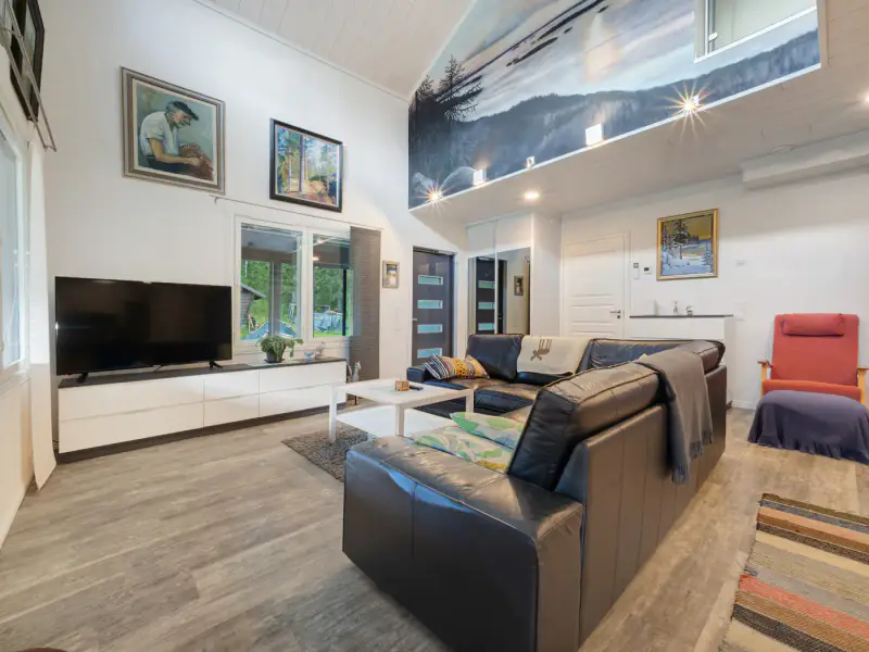 Maison de loisirs 135 m² (2018) + ancien mökki en rondins de 1909 rénové, 1,8 ha et ~100 m de rive sur l’étang Kolinlampi — Koli / Lieksa — 9