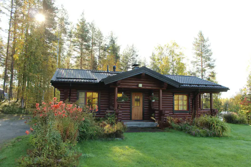 Mökki bois 74 m² (1987) + sauna, terrain ~3 133 m², Jongunjoki — Patasärkkä / Lieksa — 3
