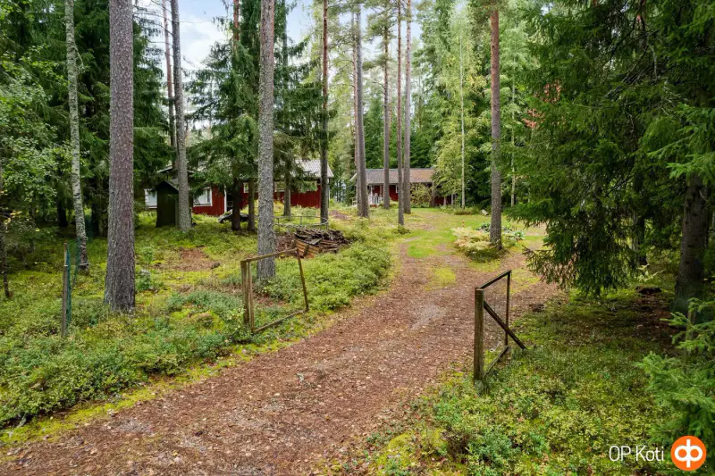Chalet bi-logement ~135 m² (1956+) + rantasauna, 4 130 m² et rive ouest — Enäjärvi / Karjalohja — 18