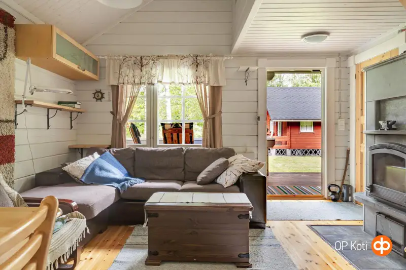 Hirsihuvila Kontio ~39 m² + sauna + aitta, rivière, 6 080 m² — Lohja — 3