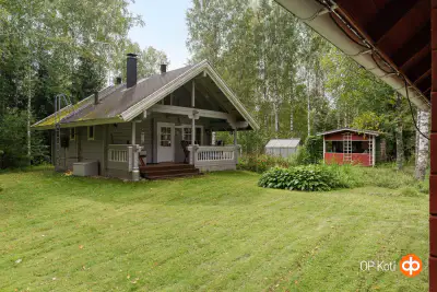 Hirsihuvila Kontio ~39 m² + sauna + aitta, rivière, 6 080 m² — Lohja — 1