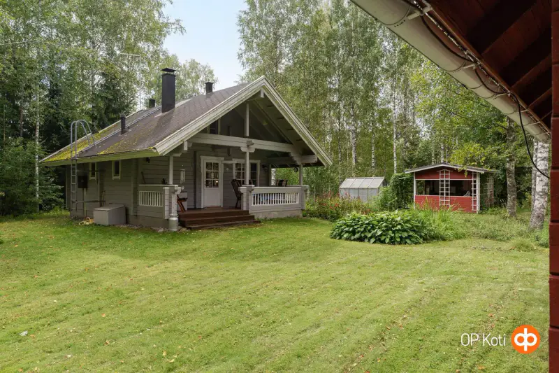 Hirsihuvila Kontio ~39 m² + sauna + aitta, rivière, 6 080 m² — Lohja — 1