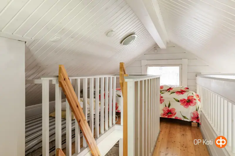 Hirsihuvila Kontio ~39 m² + sauna + aitta, rivière, 6 080 m² — Lohja — 9