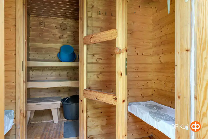 Hirsihuvila Kontio ~39 m² + sauna + aitta, rivière, 6 080 m² — Lohja — 16
