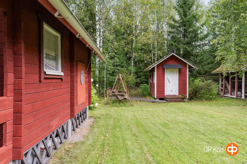 Hirsihuvila Kontio ~39 m² + sauna + aitta, rivière, 6 080 m² — Lohja — 18