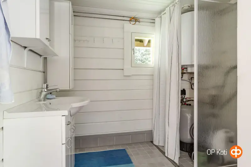 Hirsihuvila Kontio ~39 m² + sauna + aitta, rivière, 6 080 m² — Lohja — 11