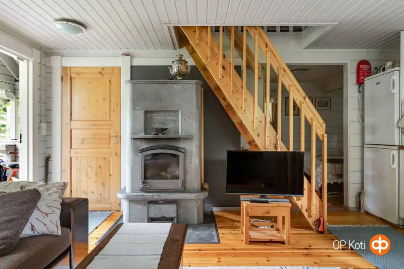 Hirsihuvila Kontio ~39 m² + sauna + aitta, rivière, 6 080 m² — Lohja — 5