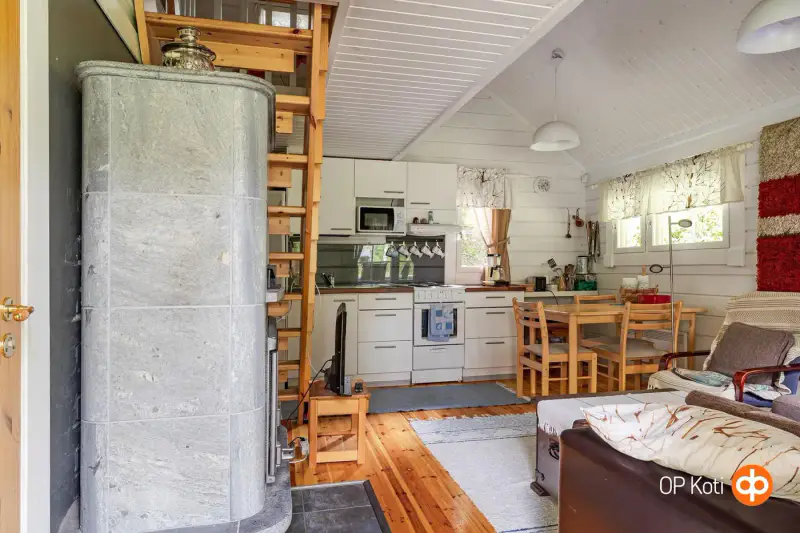 Hirsihuvila Kontio ~39 m² + sauna + aitta, rivière, 6 080 m² — Lohja — 8