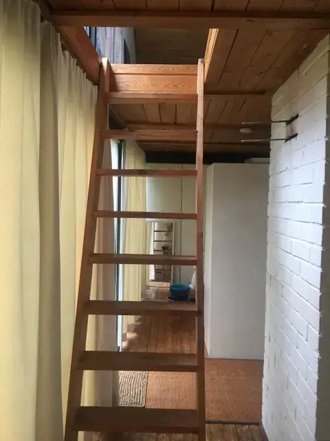 Bungalow 65 m² (ext. 1990), määräosa ~1 ha Lohjanjärvi, ~40 m rive — Karjalohja / Lohja — 2