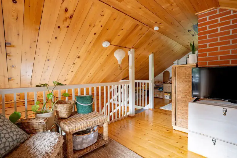 Hirsimökki ~41 m² (2004) + 2 saunas, 3 320 m², Pellavalammi — Loppi — 17