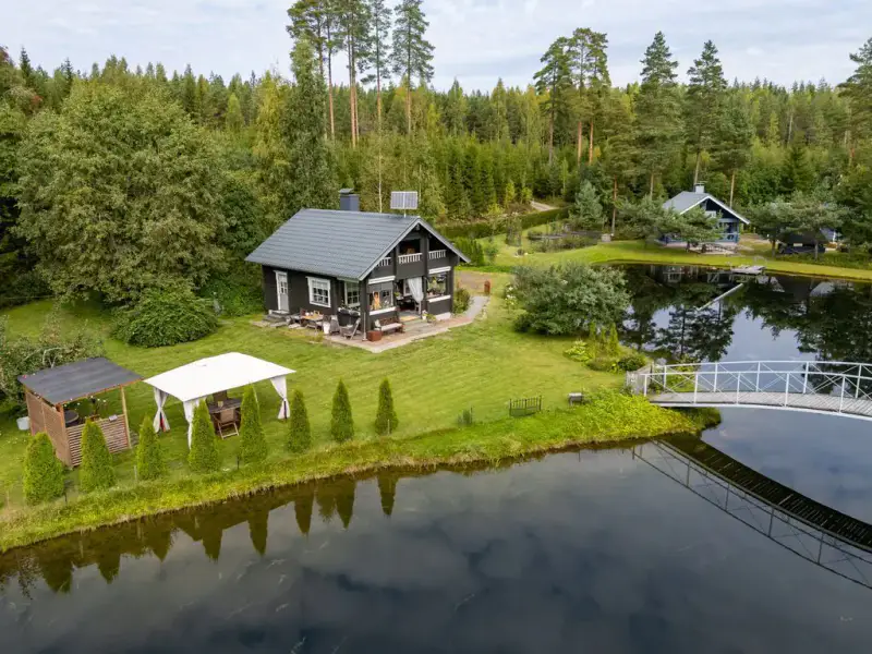 Hirsimökki ~41 m² (2004) + 2 saunas, 3 320 m², Pellavalammi — Loppi — 4