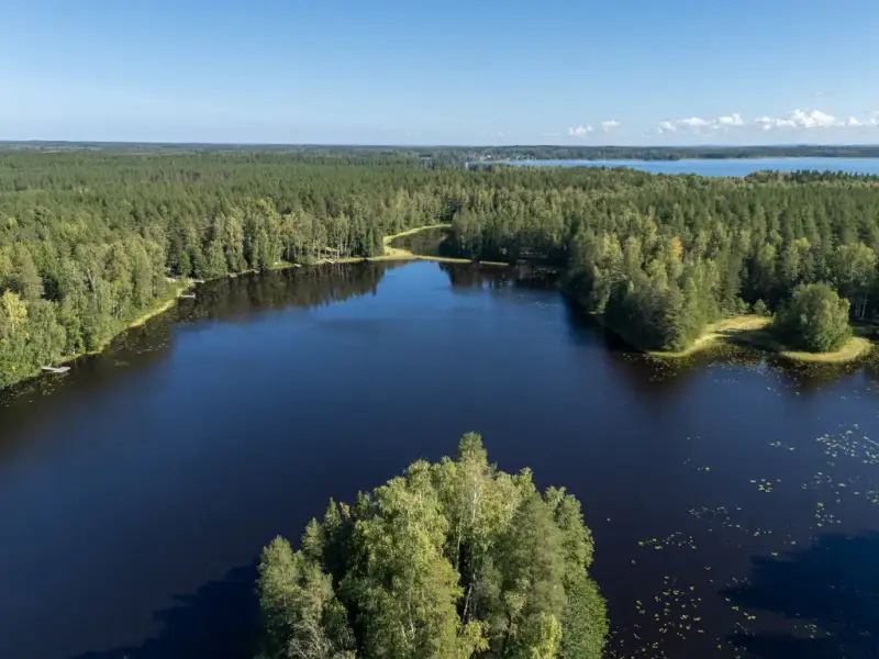 Saunamökki Honka ~25 m², rive Myllyjärvi, 3 500 m² en location — Vojakkala / Loppi — 17