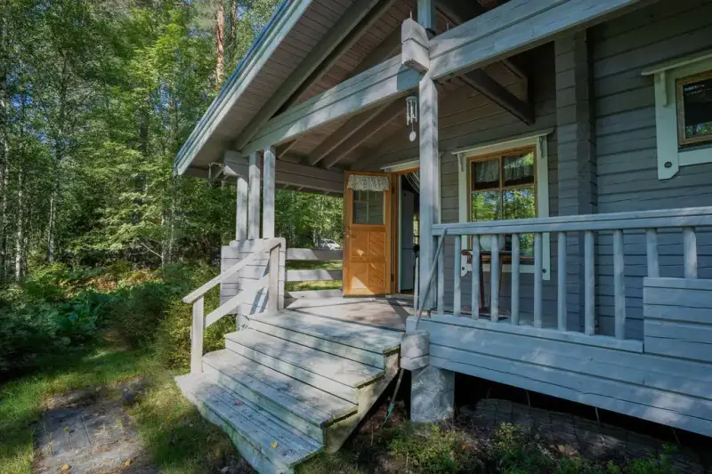 Saunamökki Honka ~25 m², rive Myllyjärvi, 3 500 m² en location — Vojakkala / Loppi — 3