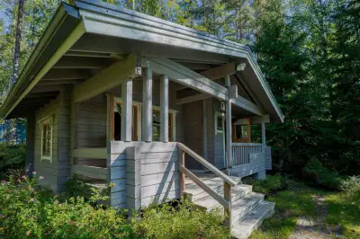 Saunamökki Honka ~25 m², rive Myllyjärvi, 3 500 m² en location — Vojakkala / Loppi — 1