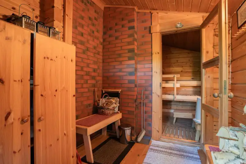 Saunamökki Honka ~25 m², rive Myllyjärvi, 3 500 m² en location — Vojakkala / Loppi — 5