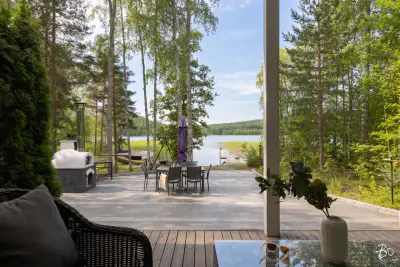 Huvila 2014, 63 m² + rantasauna + aitta, Päijänne, 1,07 ha — Luhanka — 1
