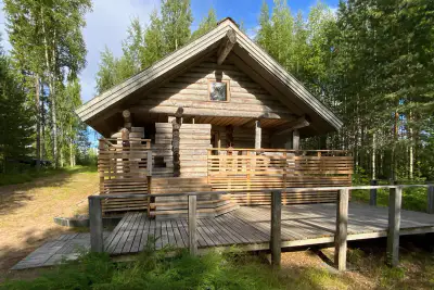 Mökki 2005 + sauna bois, rive Kaijanselkä (~70 m), 7 270 m² — Kolho / Mänttä-Vilppula — 1